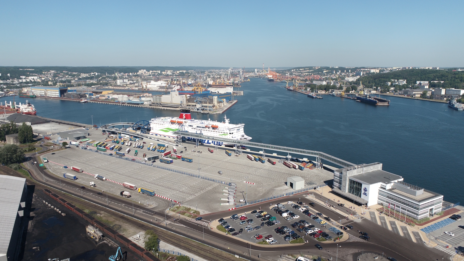 https://arka.gdynia.pl/images/galeria_zdjecie/big/DJI_0064[41141]_0eef3a99d05f7ceae8e927a015c64072.jpg